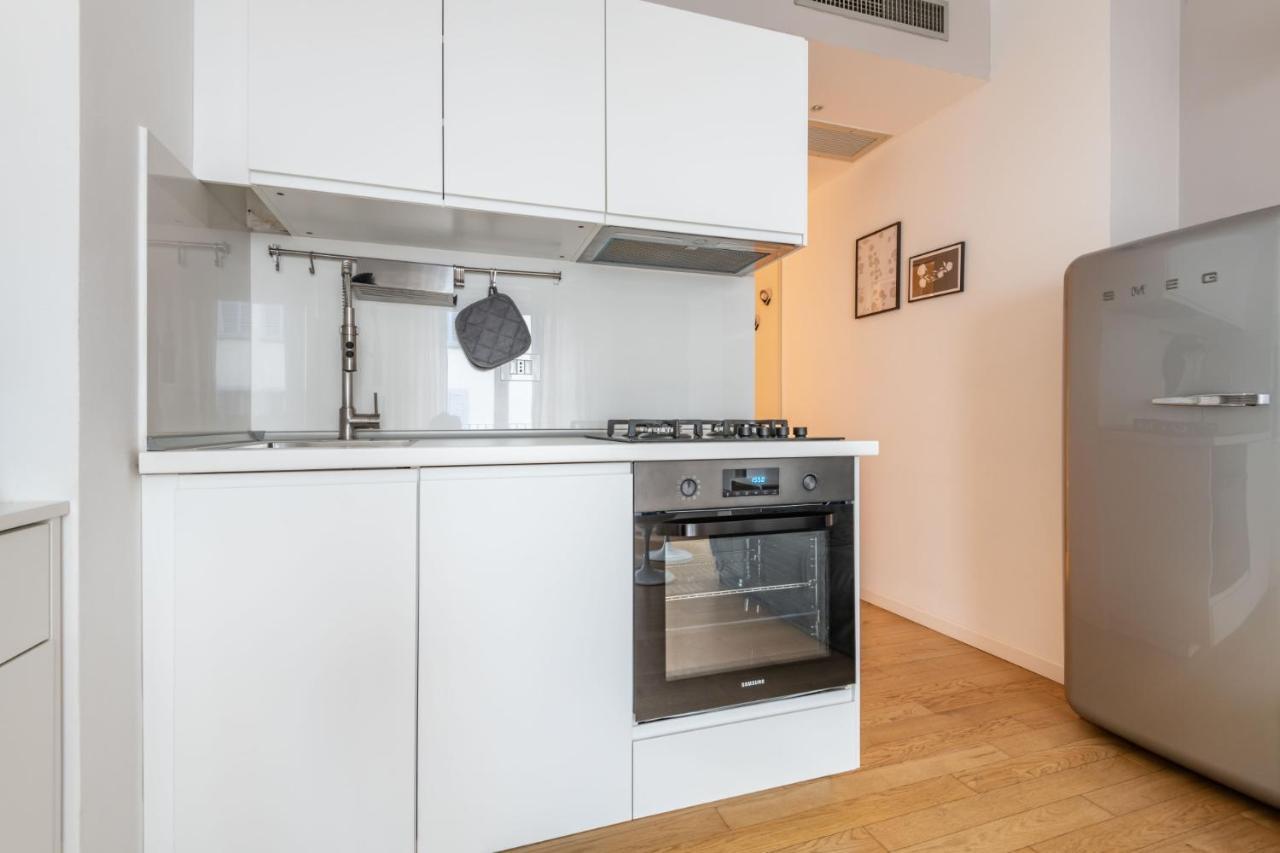 Easylife - Sofisticato Monolocale Con Terrazzino Nel Cuore Di Porta Venezia Milão Exterior foto