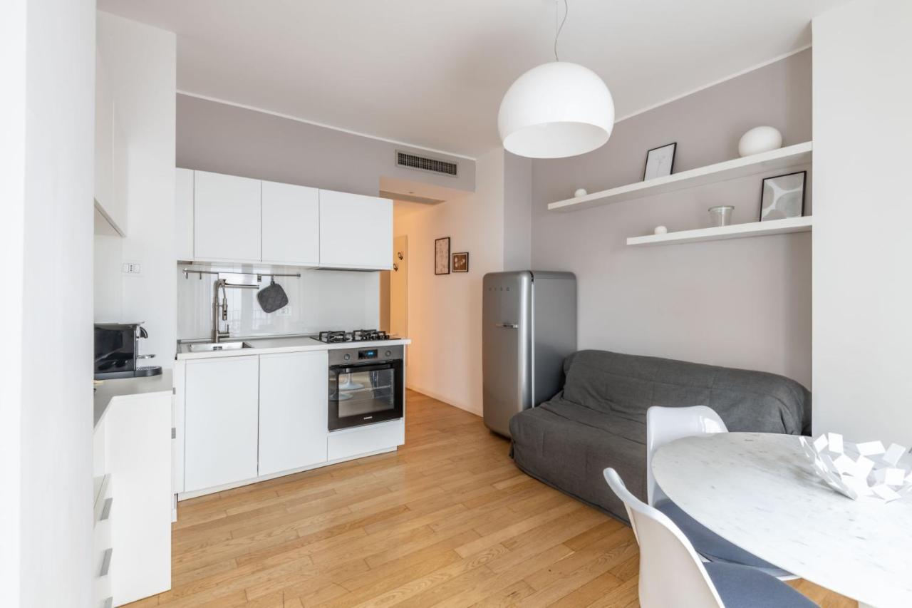 Easylife - Sofisticato Monolocale Con Terrazzino Nel Cuore Di Porta Venezia Milão Exterior foto