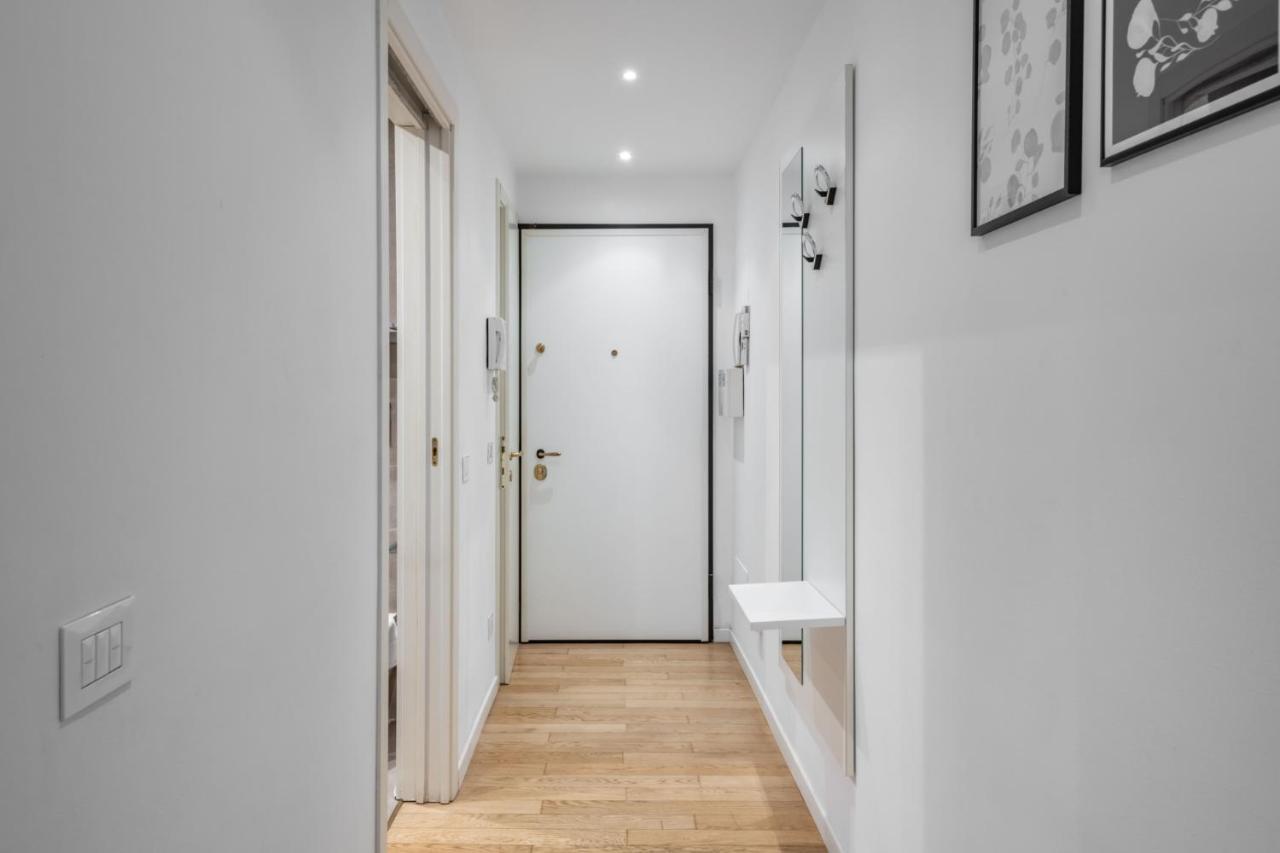 Easylife - Sofisticato Monolocale Con Terrazzino Nel Cuore Di Porta Venezia Milão Exterior foto
