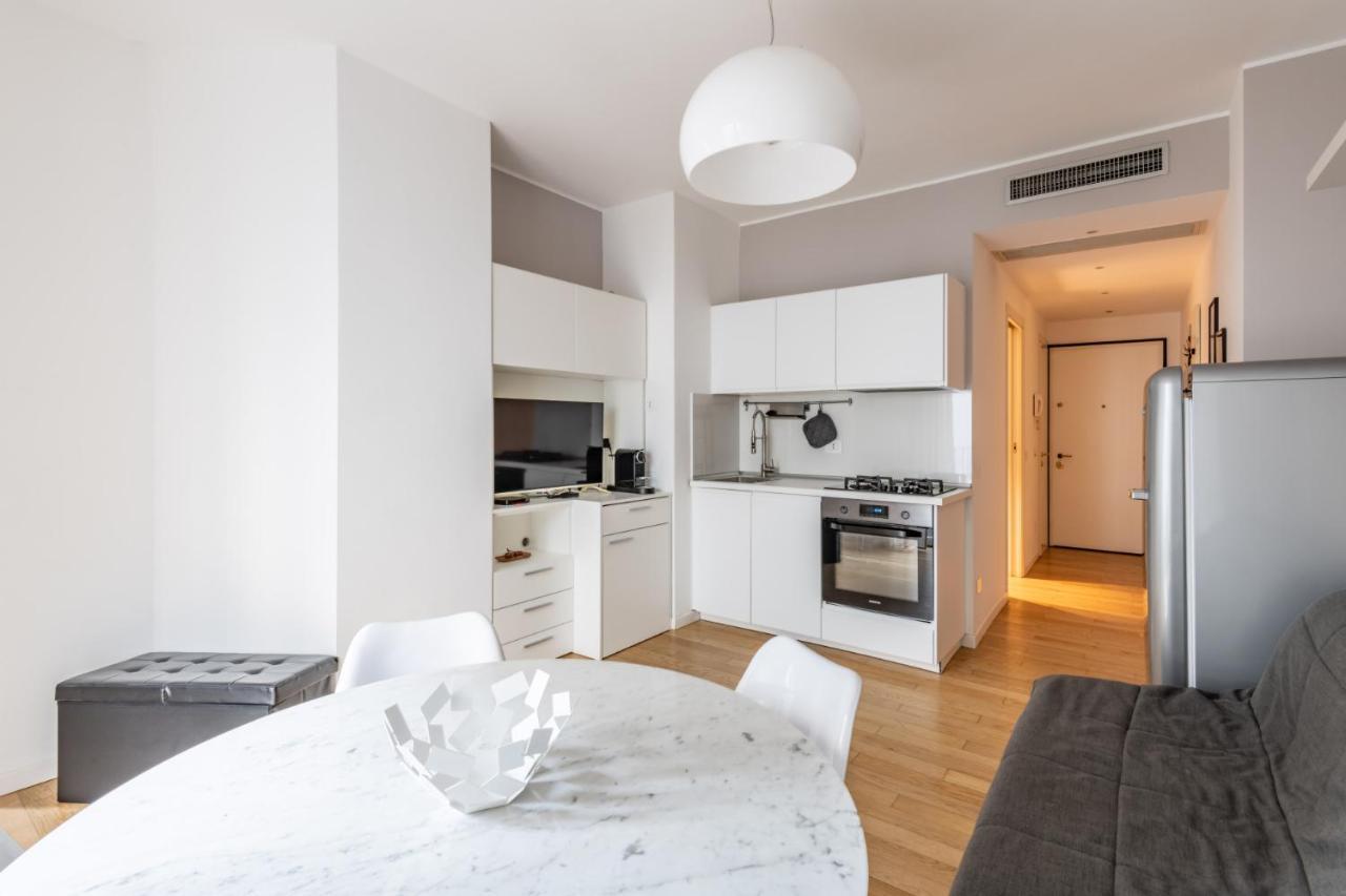 Easylife - Sofisticato Monolocale Con Terrazzino Nel Cuore Di Porta Venezia Milão Exterior foto