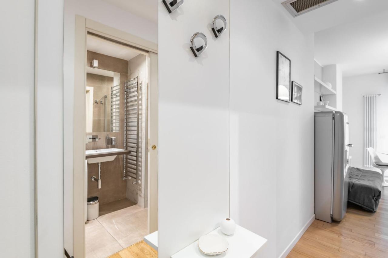 Easylife - Sofisticato Monolocale Con Terrazzino Nel Cuore Di Porta Venezia Milão Exterior foto